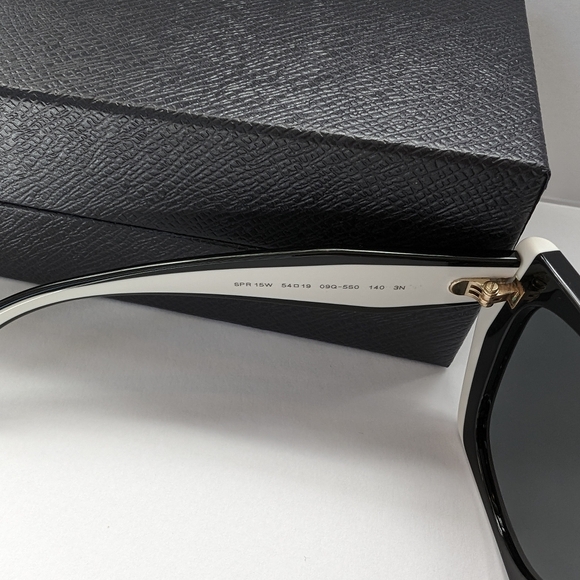 Authentic Prada SPR15W 09Q5S0 Sunglasses Black White - Picture 8 of 10